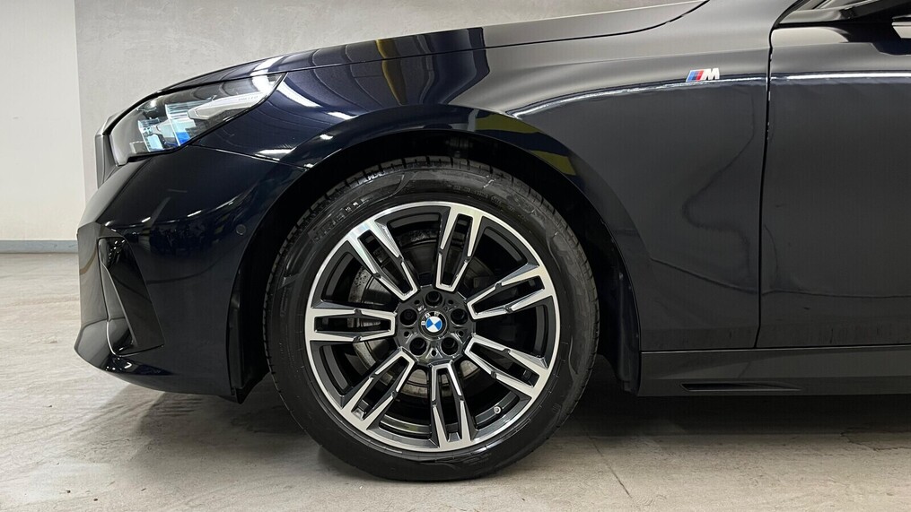 BMW Serii 5, 520