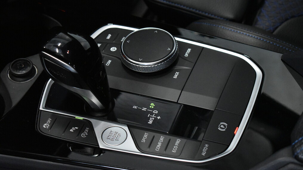 BMW Serii 2, 218