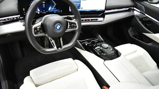 BMW Serii 5, 530