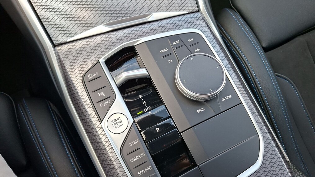 BMW Serii 3, 318