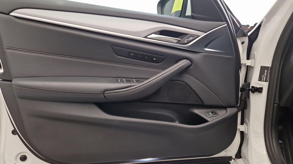 BMW Serii 5, 520