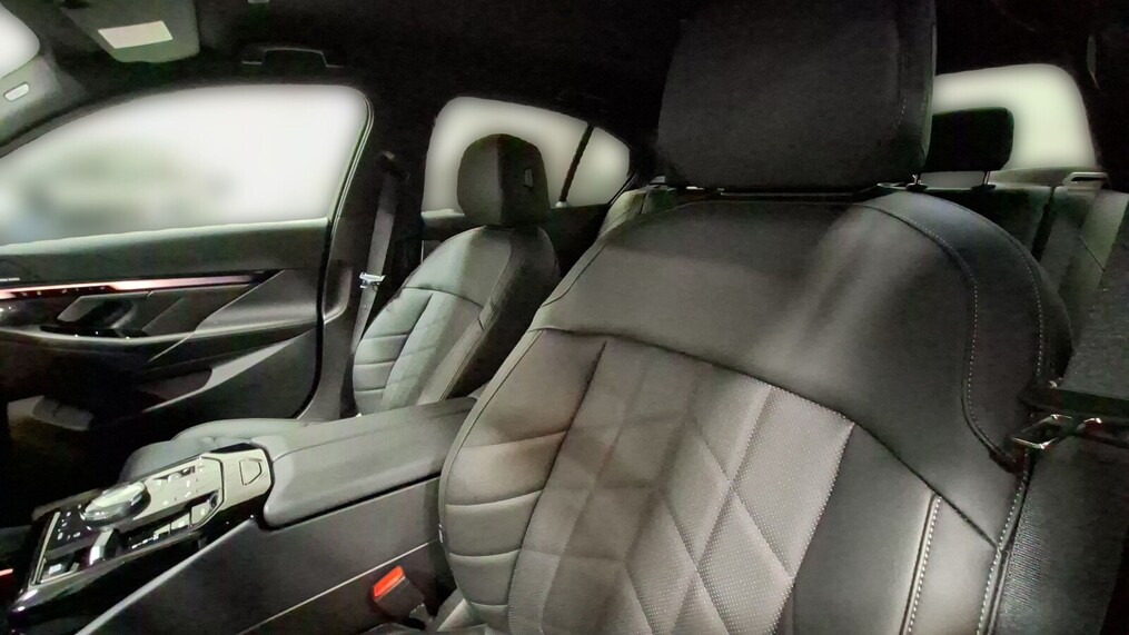 BMW Serii 5, 520