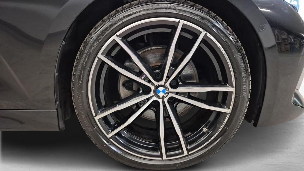 BMW Serii 3, 320