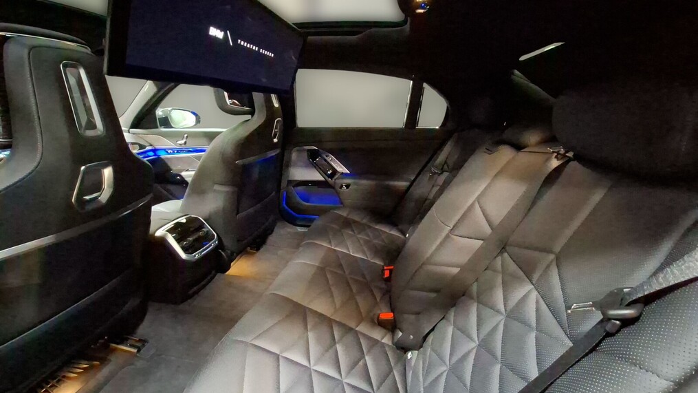 BMW Serii 7, 740