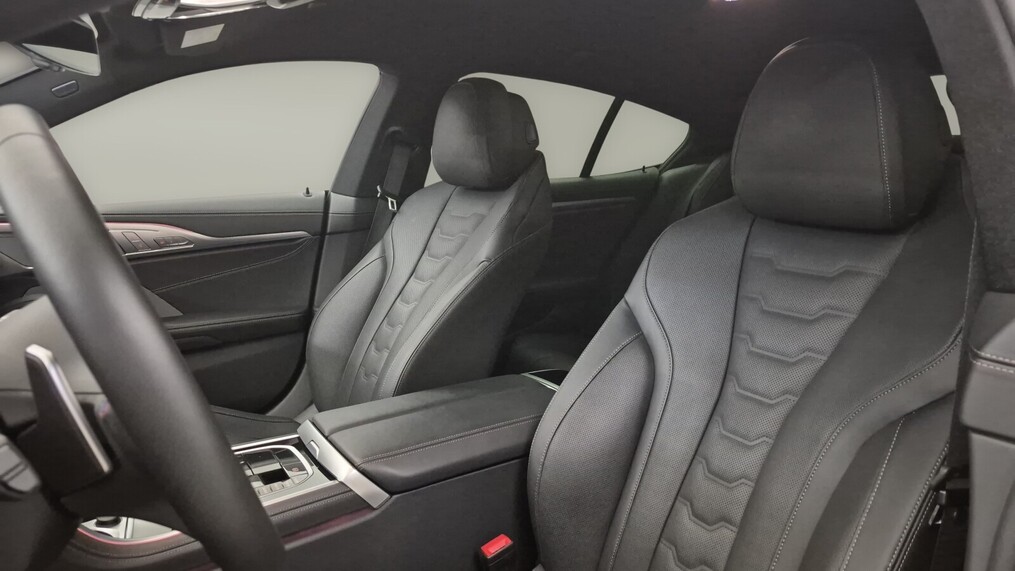 BMW Serii 8, 850