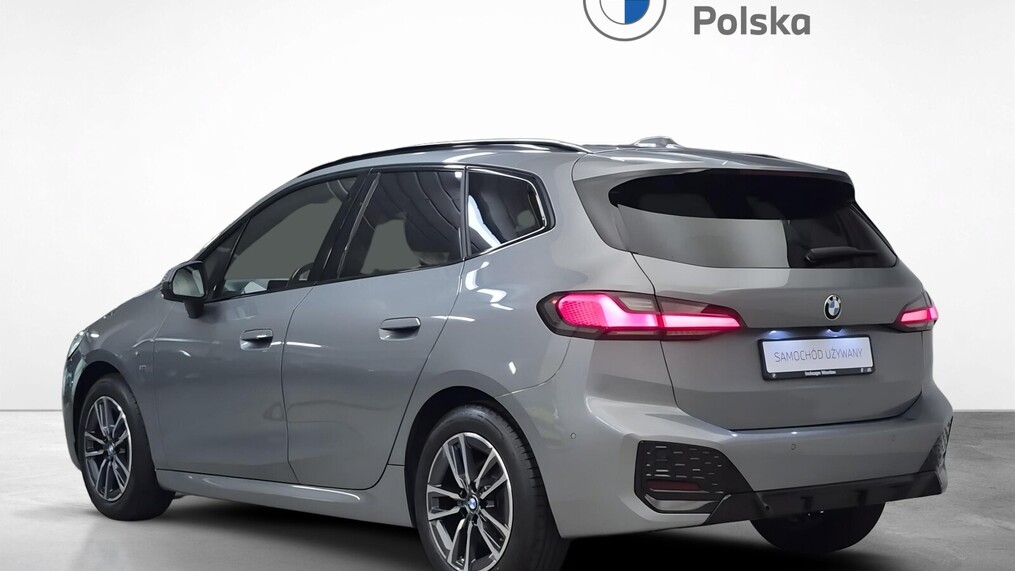 BMW Serii 2, 218