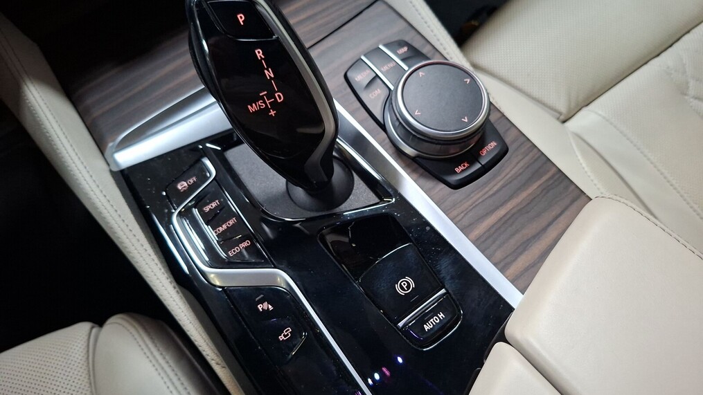 BMW Serii 5, 530