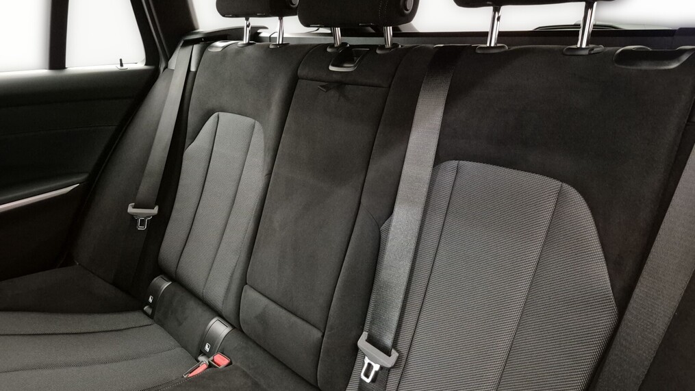 BMW Serii 3, 330