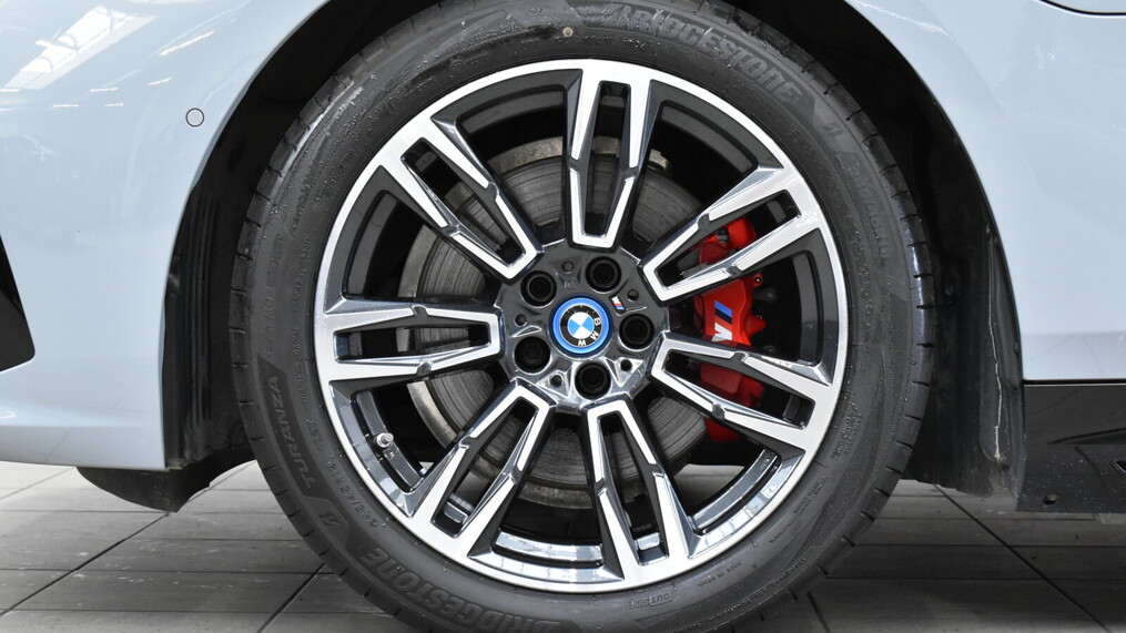 BMW Serii 5, 530