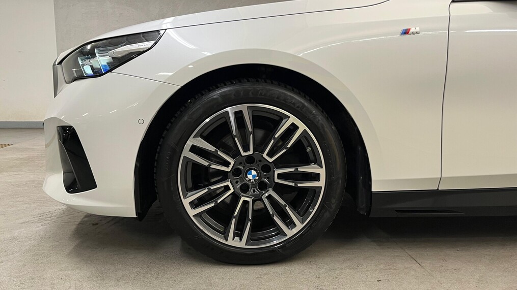 BMW Serii 5, 520