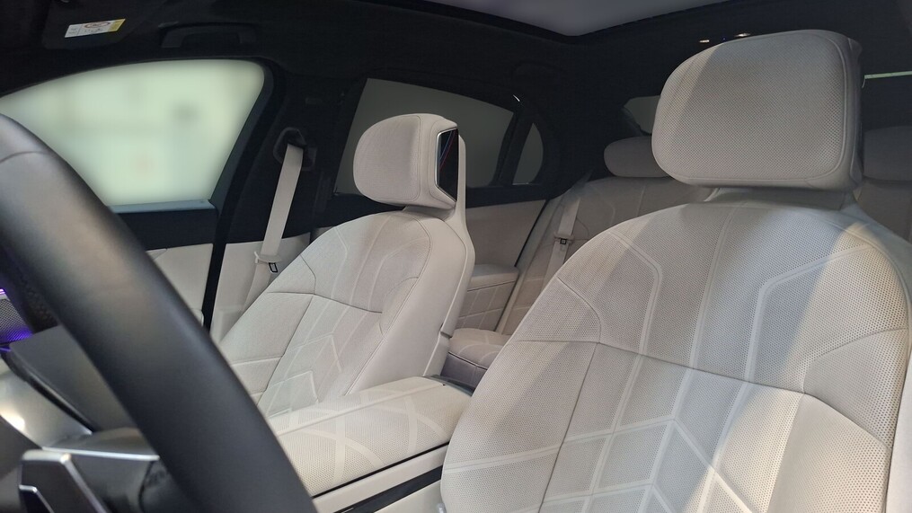BMW Serii 7, 740