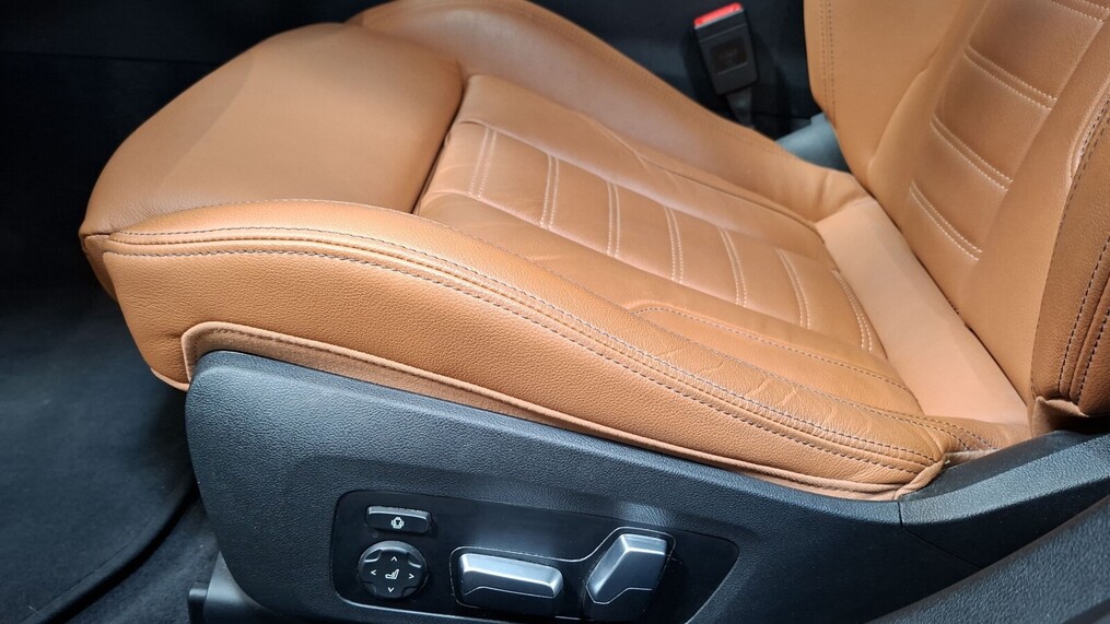 BMW Serii 3, 330