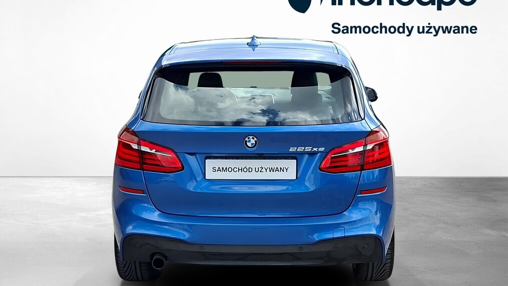 BMW Serii 2, 225
