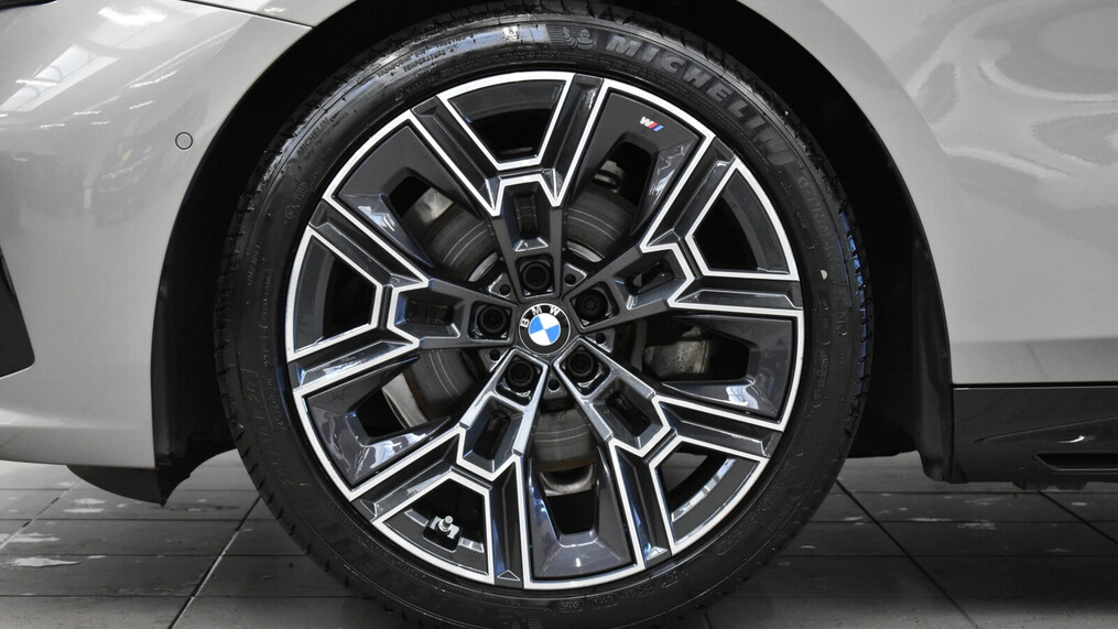 BMW Serii 5, 520