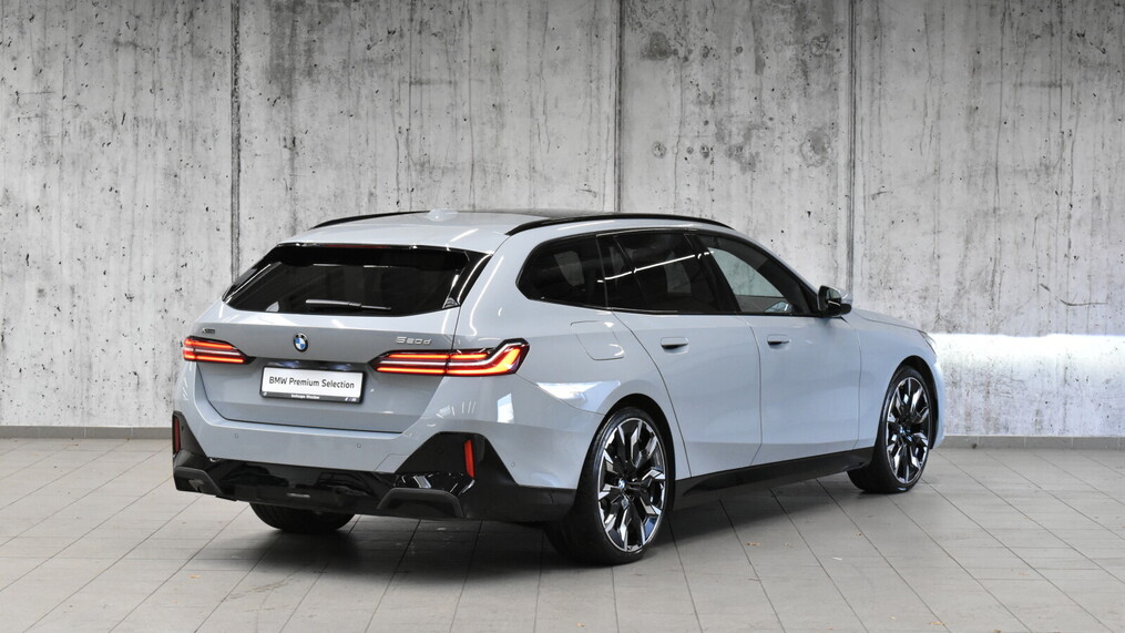 BMW Serii 5, 520
