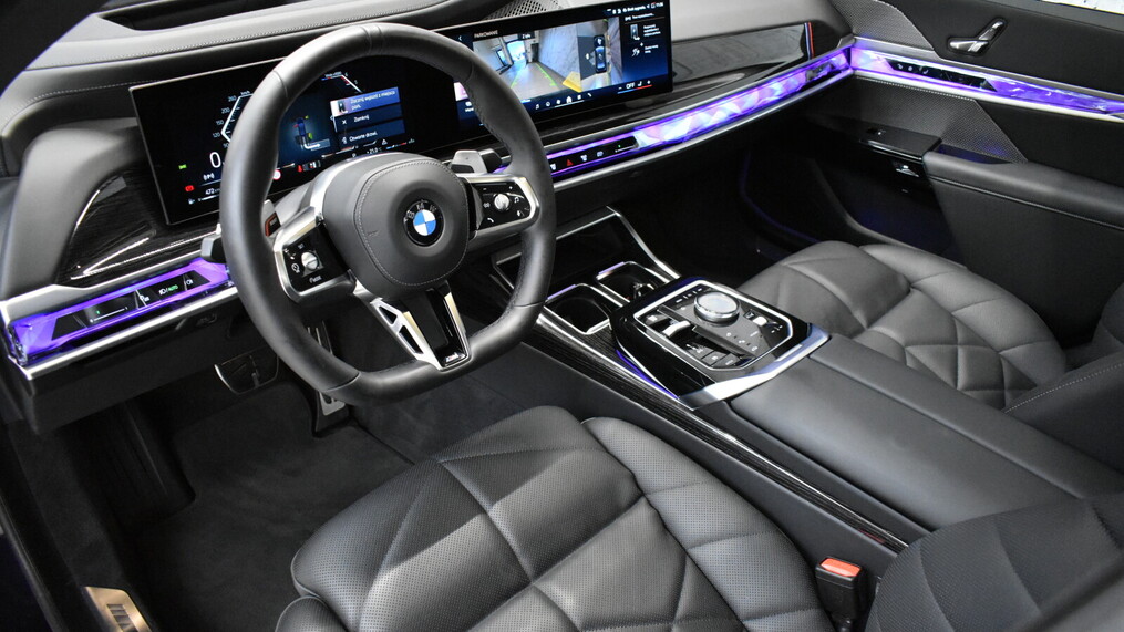 BMW Serii 7, 740