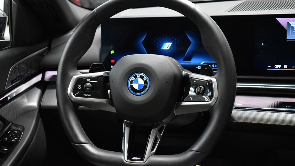 BMW Serii 5, 530