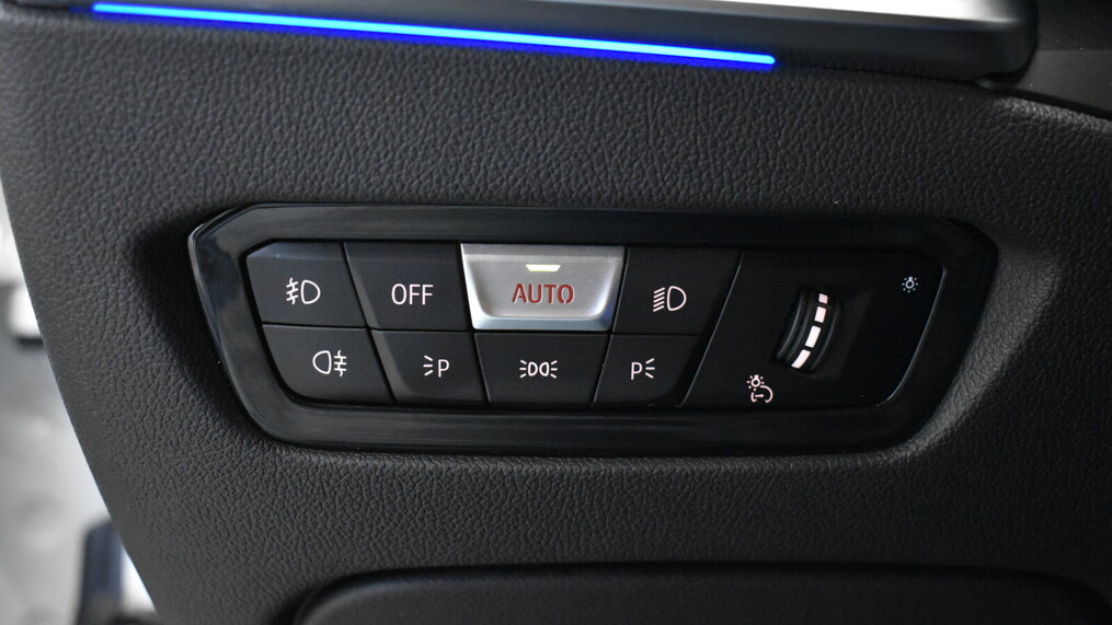 BMW Serii 3, 330