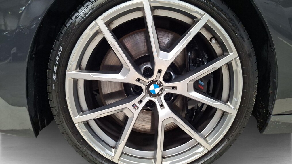 BMW Serii 8, 850