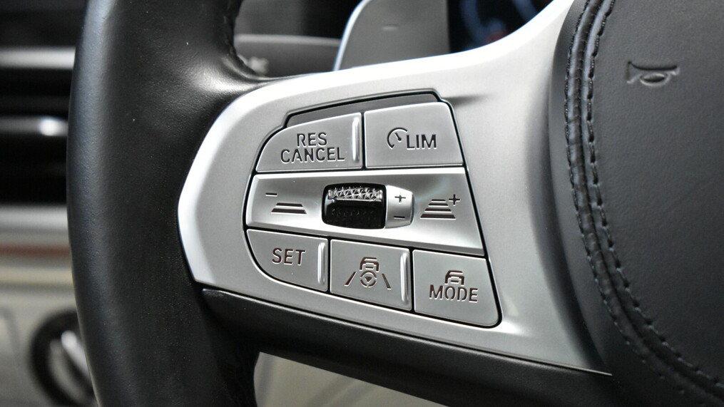 BMW Serii 7, 740
