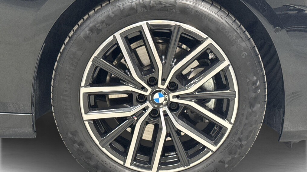 BMW Serii 2, 223