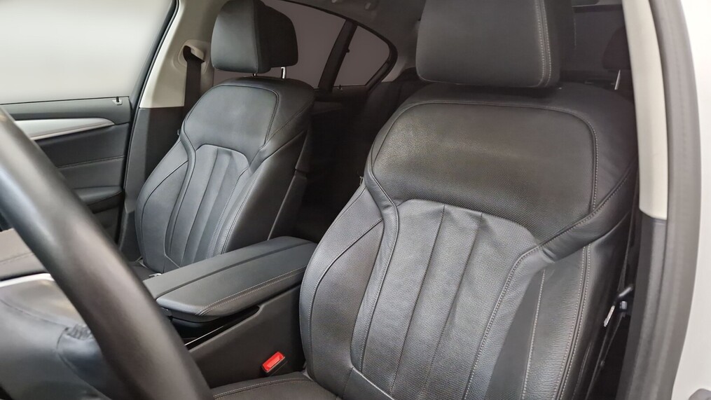 BMW Serii 5, 520
