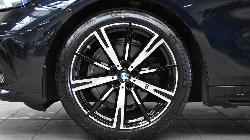 BMW Serii 5, 520