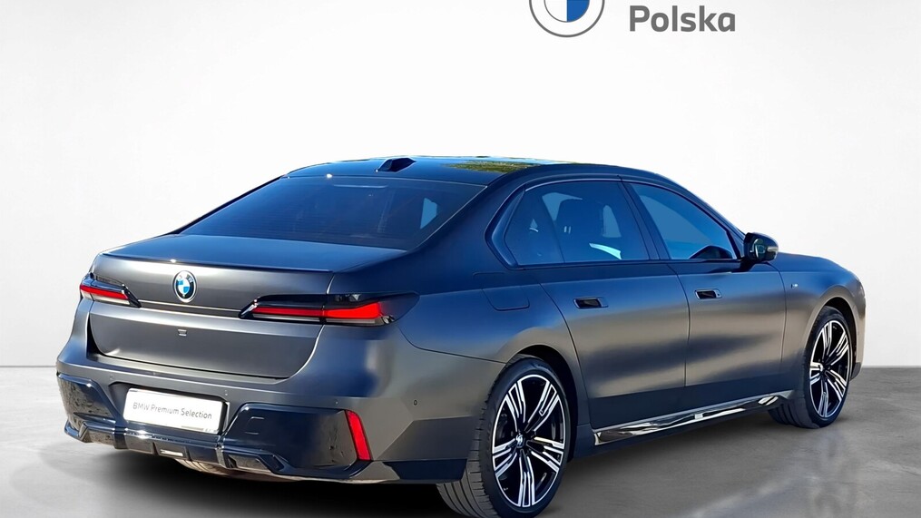 BMW Serii 7, 740