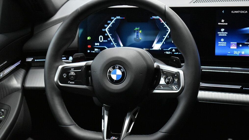 BMW Serii 5, 520