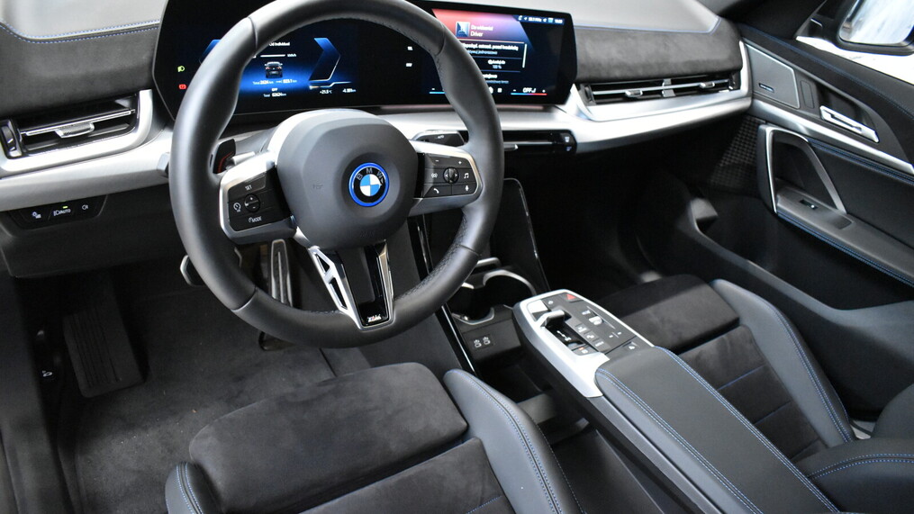 BMW iX2
