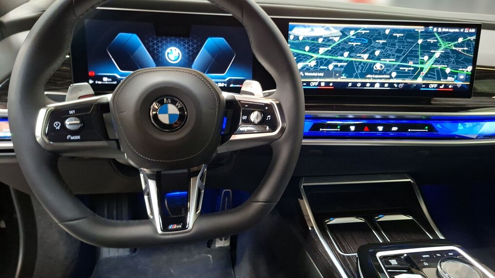 BMW Serii 7, 740
