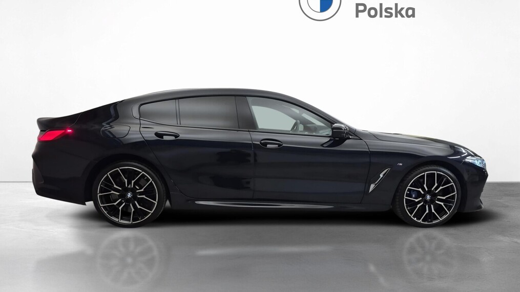 BMW Serii 8, 850
