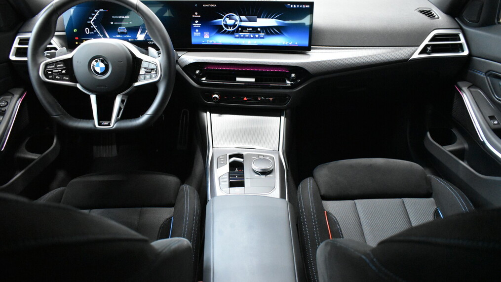 BMW Serii 3, 320