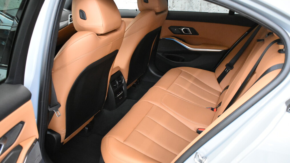 BMW Serii 3, 318