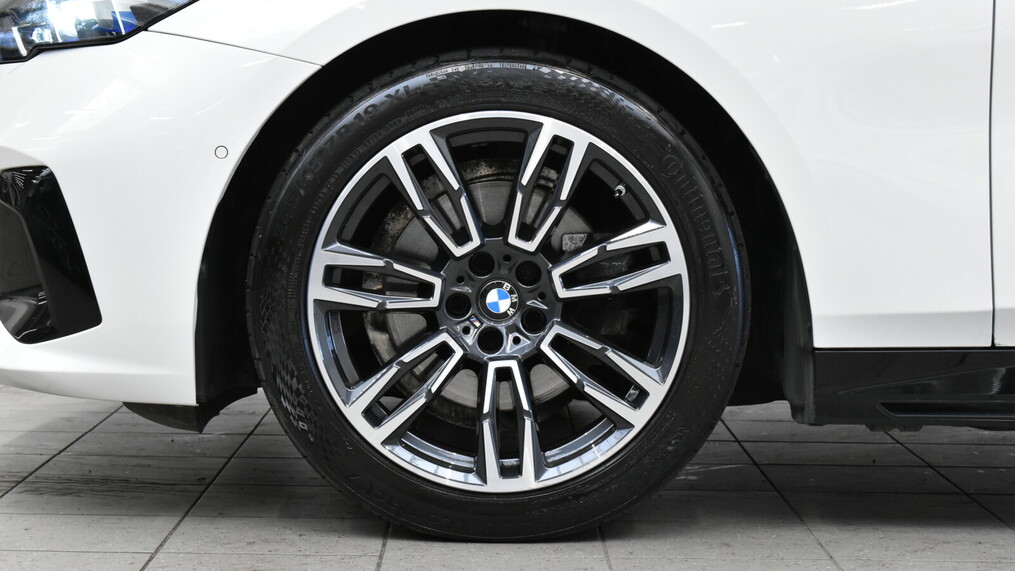 BMW Serii 5, 520