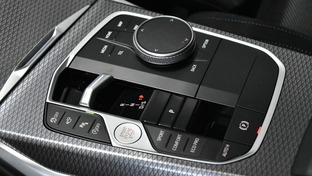 BMW Serii 3, 320