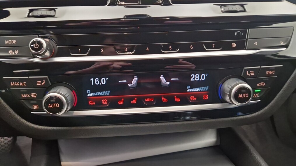 BMW Serii 5, 520