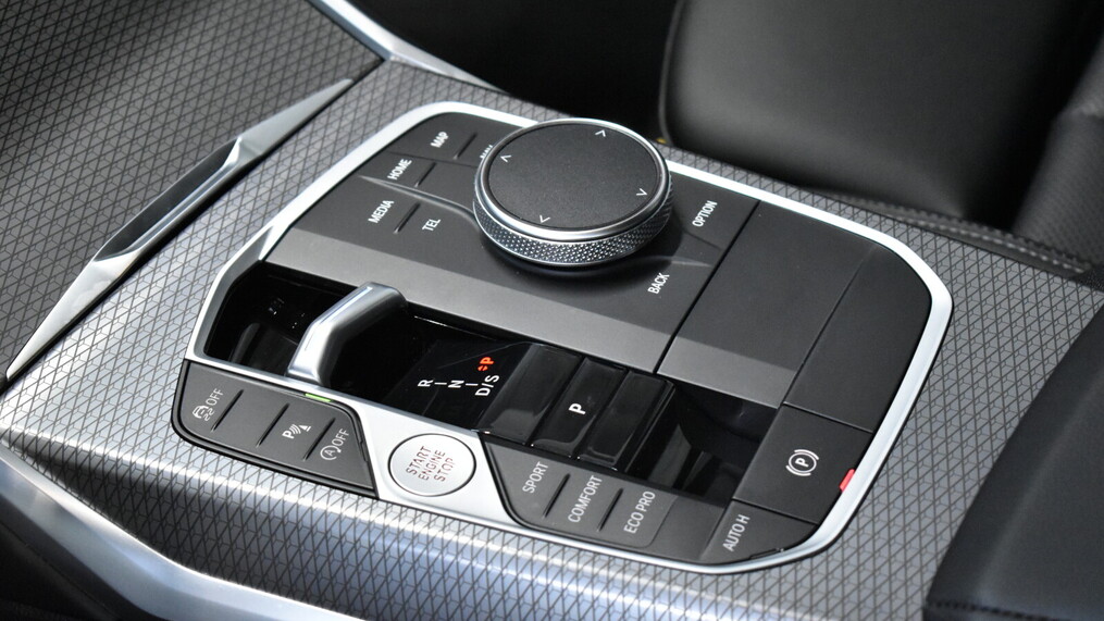 BMW Serii 3, 320