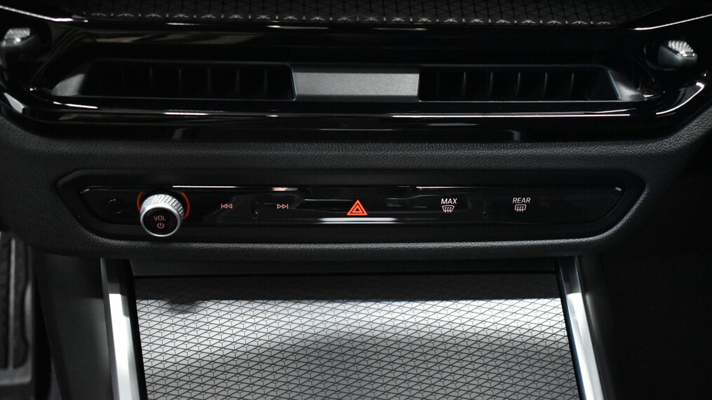 BMW Serii 3, 330
