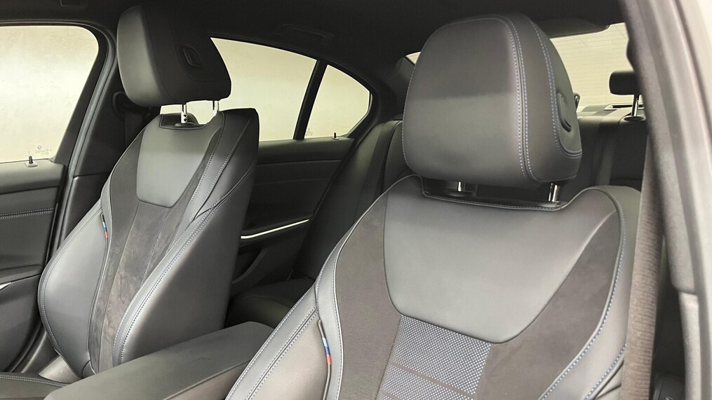 BMW Serii 3, 320