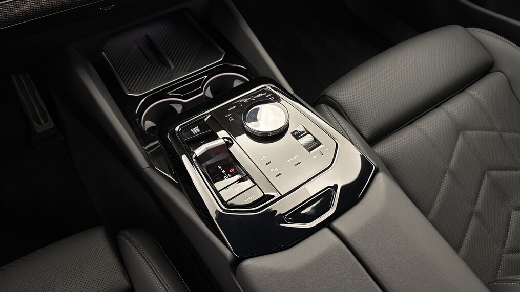 BMW Serii 5, 520