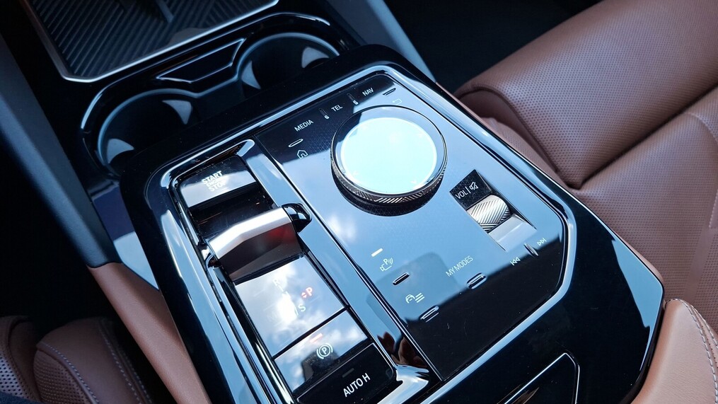 BMW Serii 5, 520