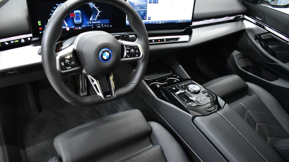 BMW Serii 5, 530