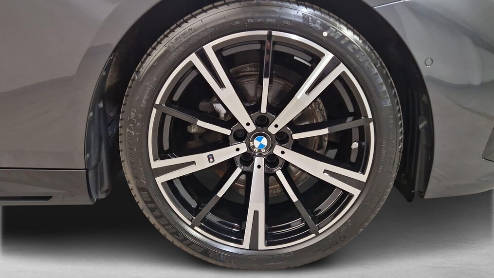 BMW Serii 5, 520