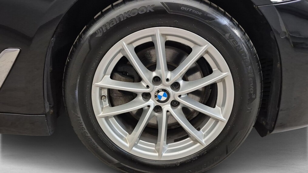 BMW Serii 5, 520