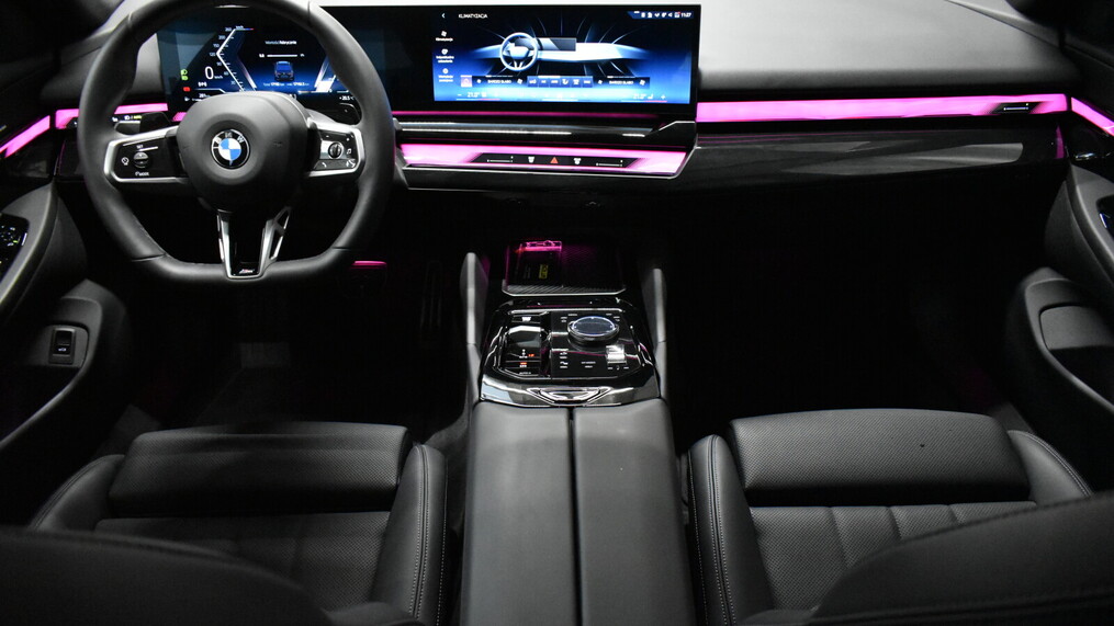 BMW Serii 5, 520
