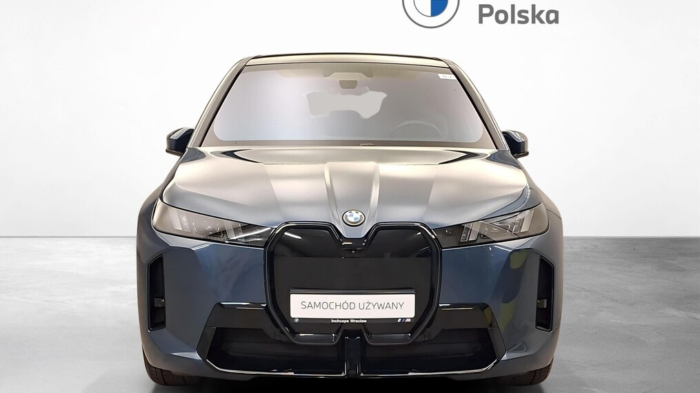BMW iX