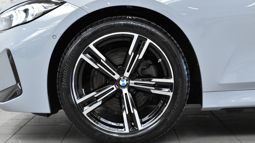 BMW Serii 3, 320