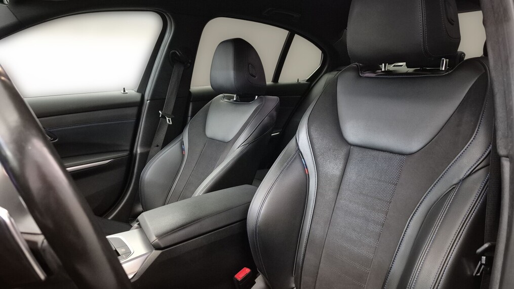 BMW Serii 3, 320