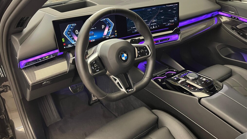 BMW Serii 5, 520